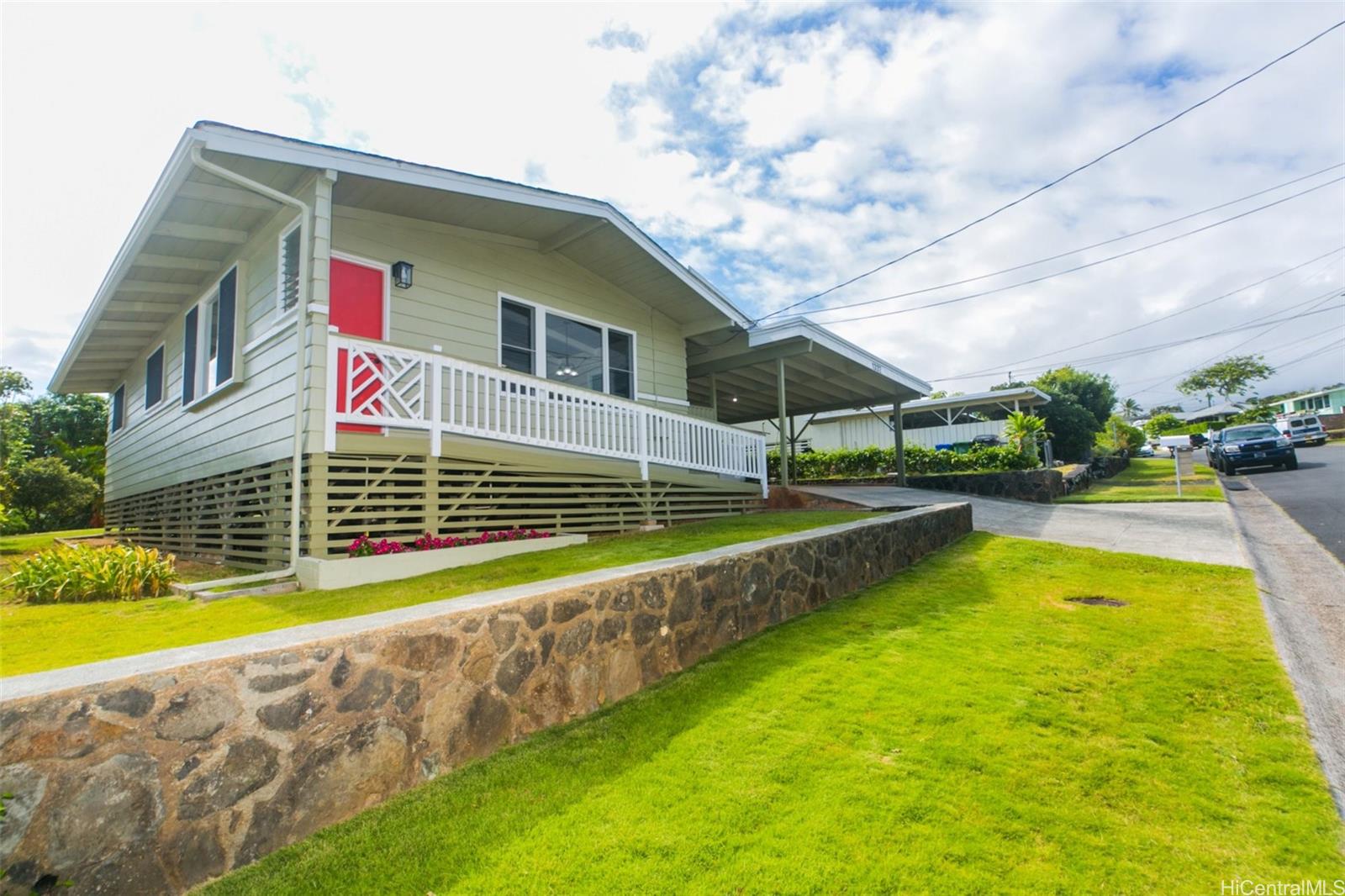 1332 Humuula Street Kailua, HI 96734