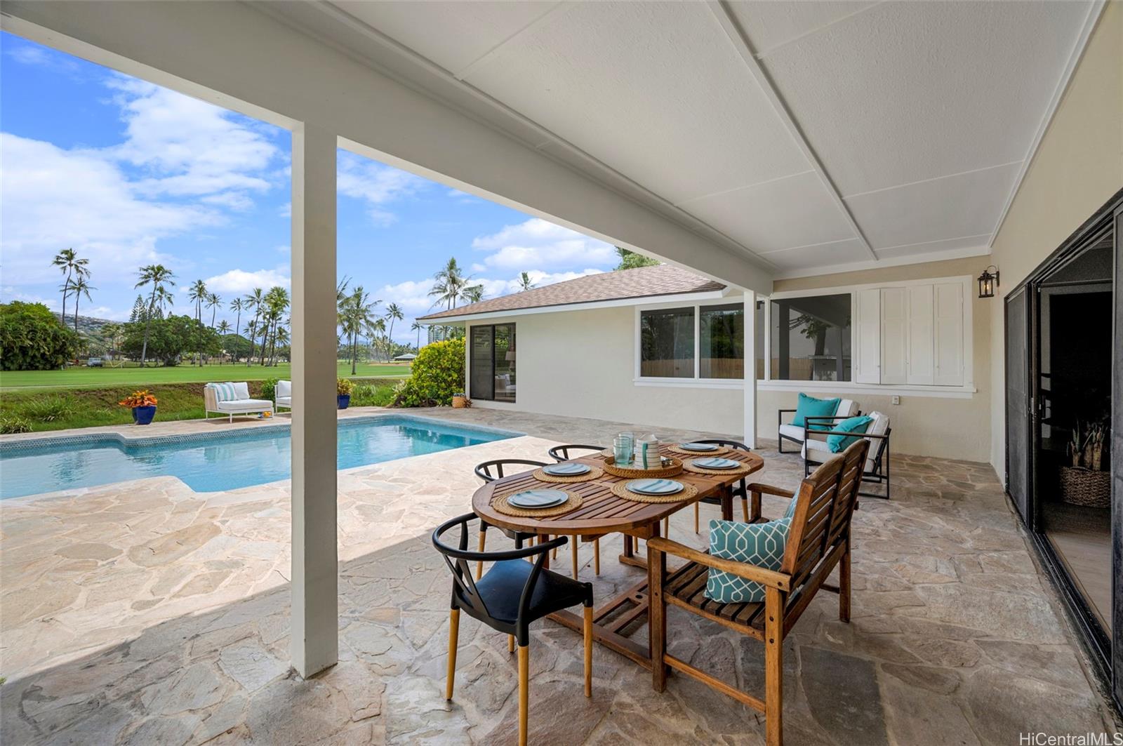 951 Kealaolu Avenue Honolulu, HI 96816