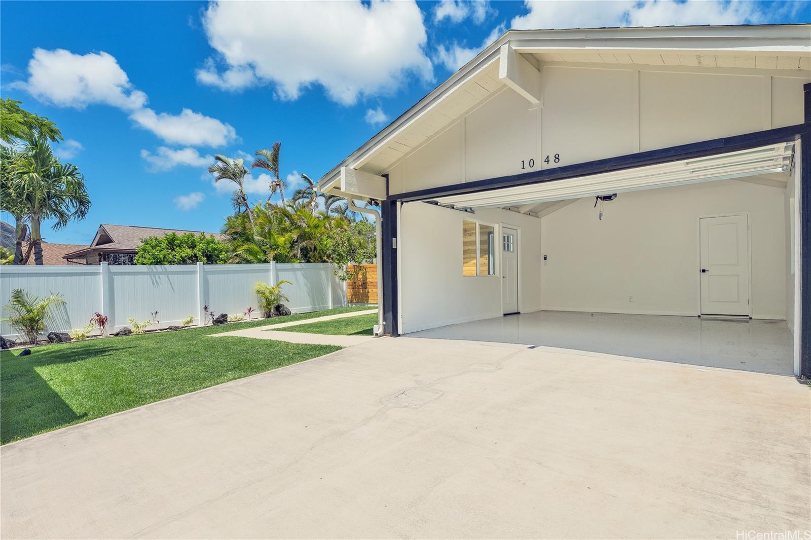 1048 Lunalilo Home Road Honolulu, HI 96825