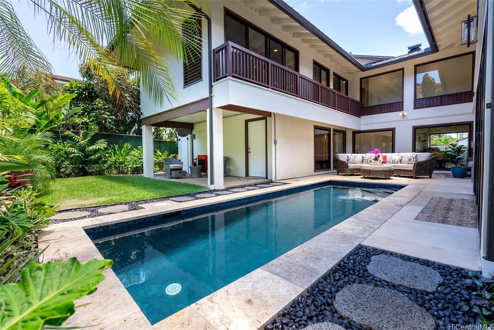 3002 Diamond Head Road Honolulu, HI 96815