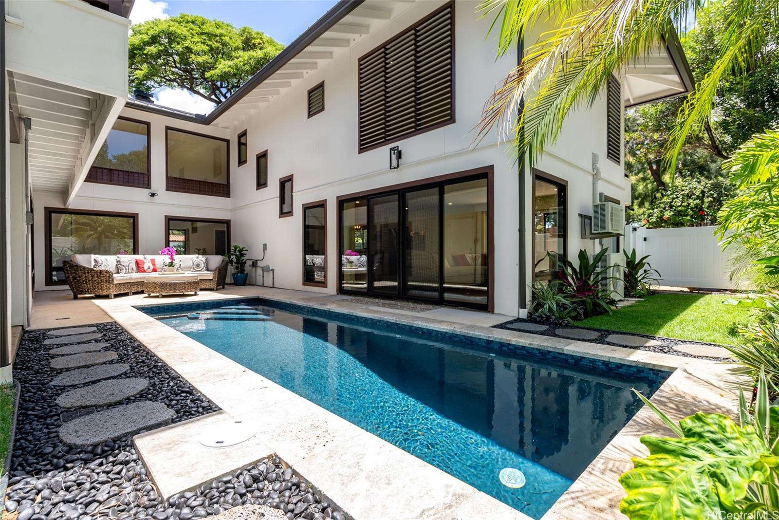 3002 Diamond Head Road Honolulu, HI 96815