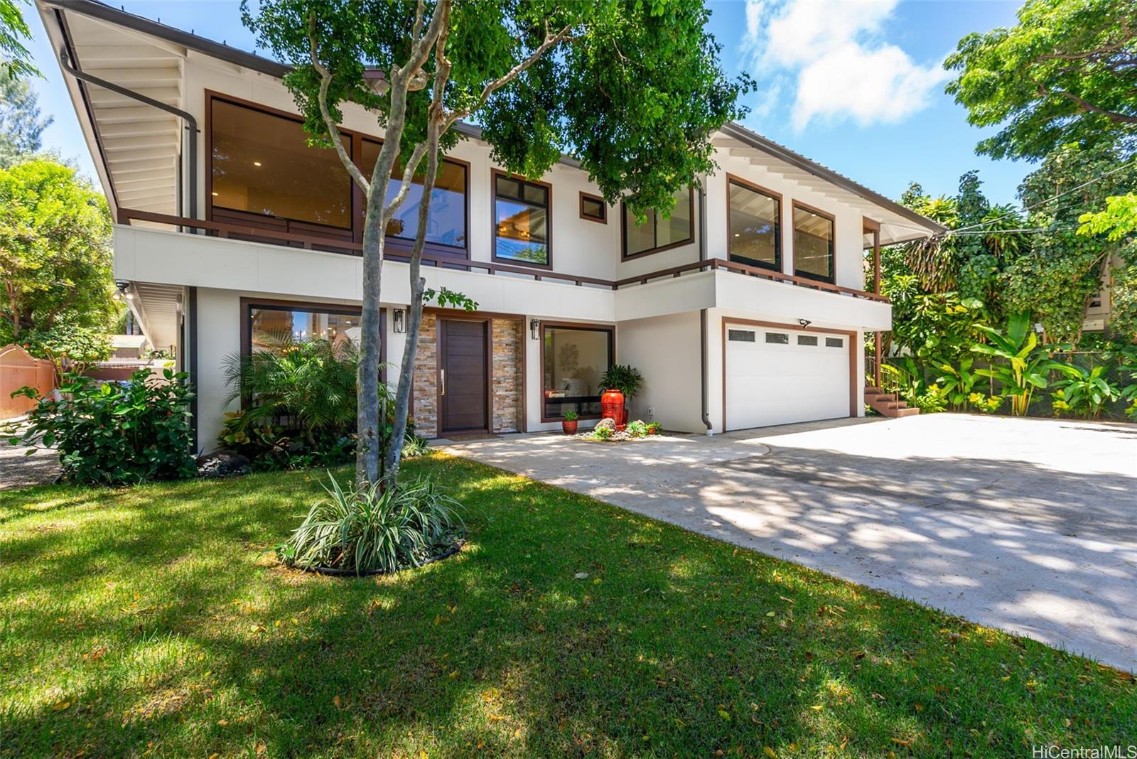 3002 Diamond Head Road Honolulu, HI 96815