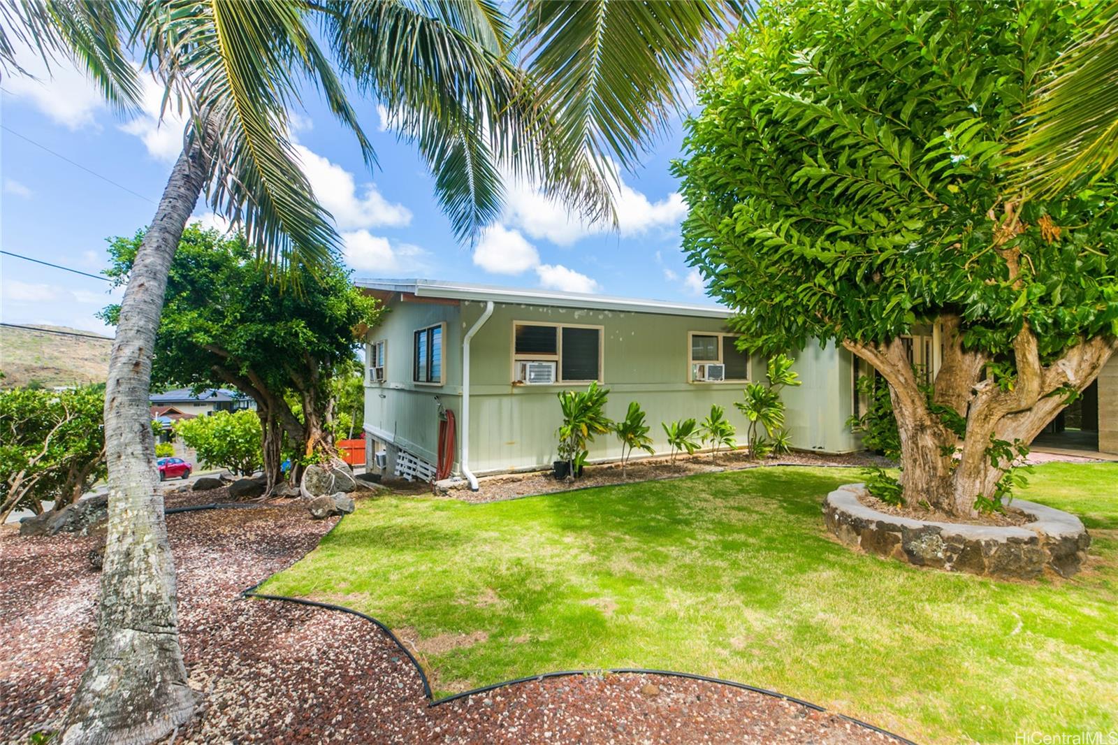 335 Anonia Street Honolulu, HI 96821