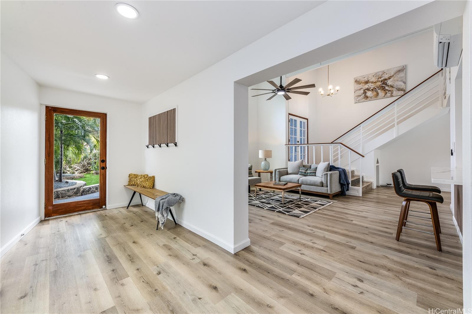 6815 Niumalu Loop Honolulu, HI 96825