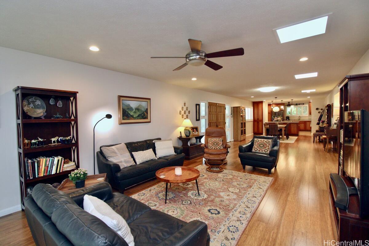 1205 Aloha Oe Drive Kailua, HI 96734