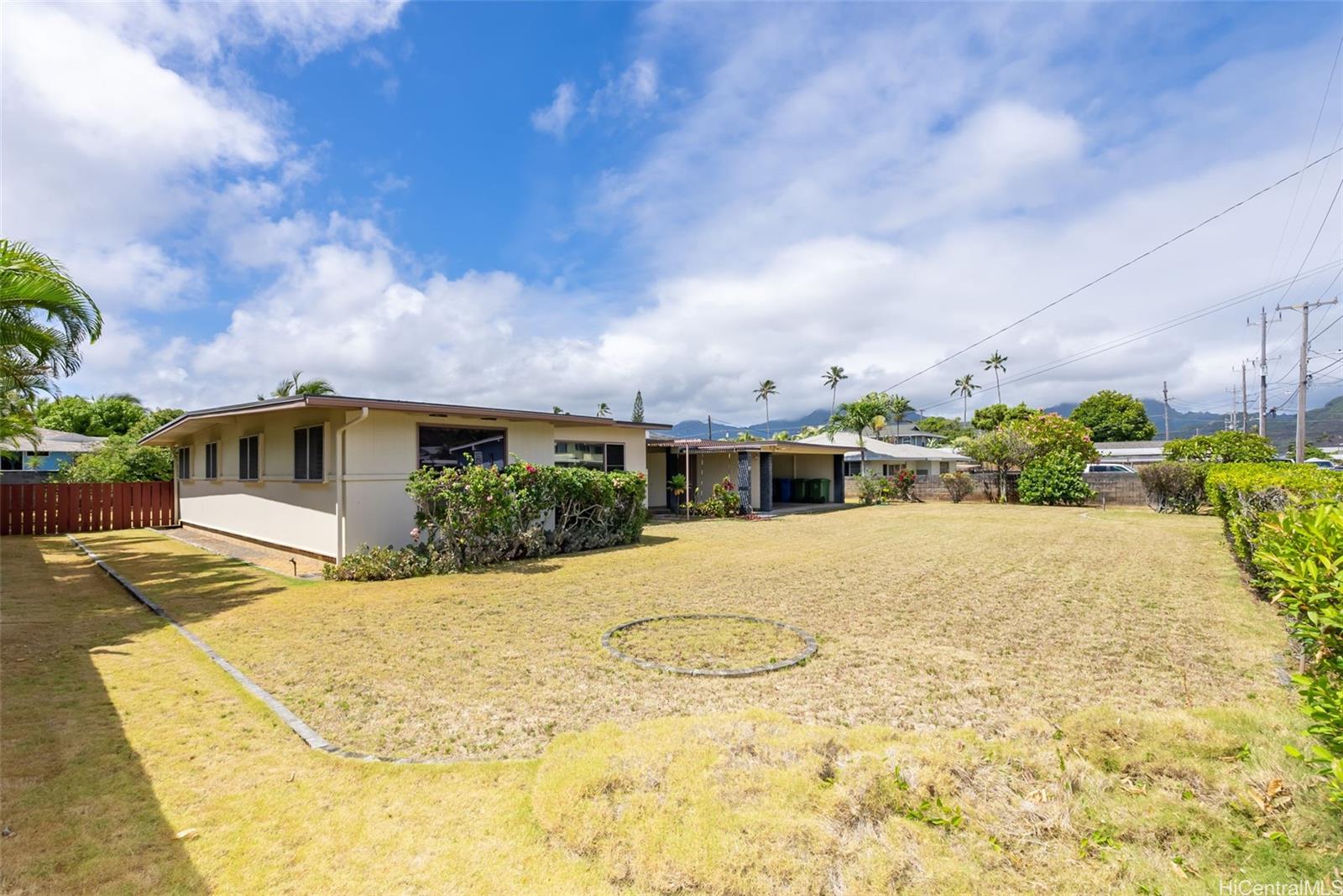 225 Kalama Street Kailua, HI 96734