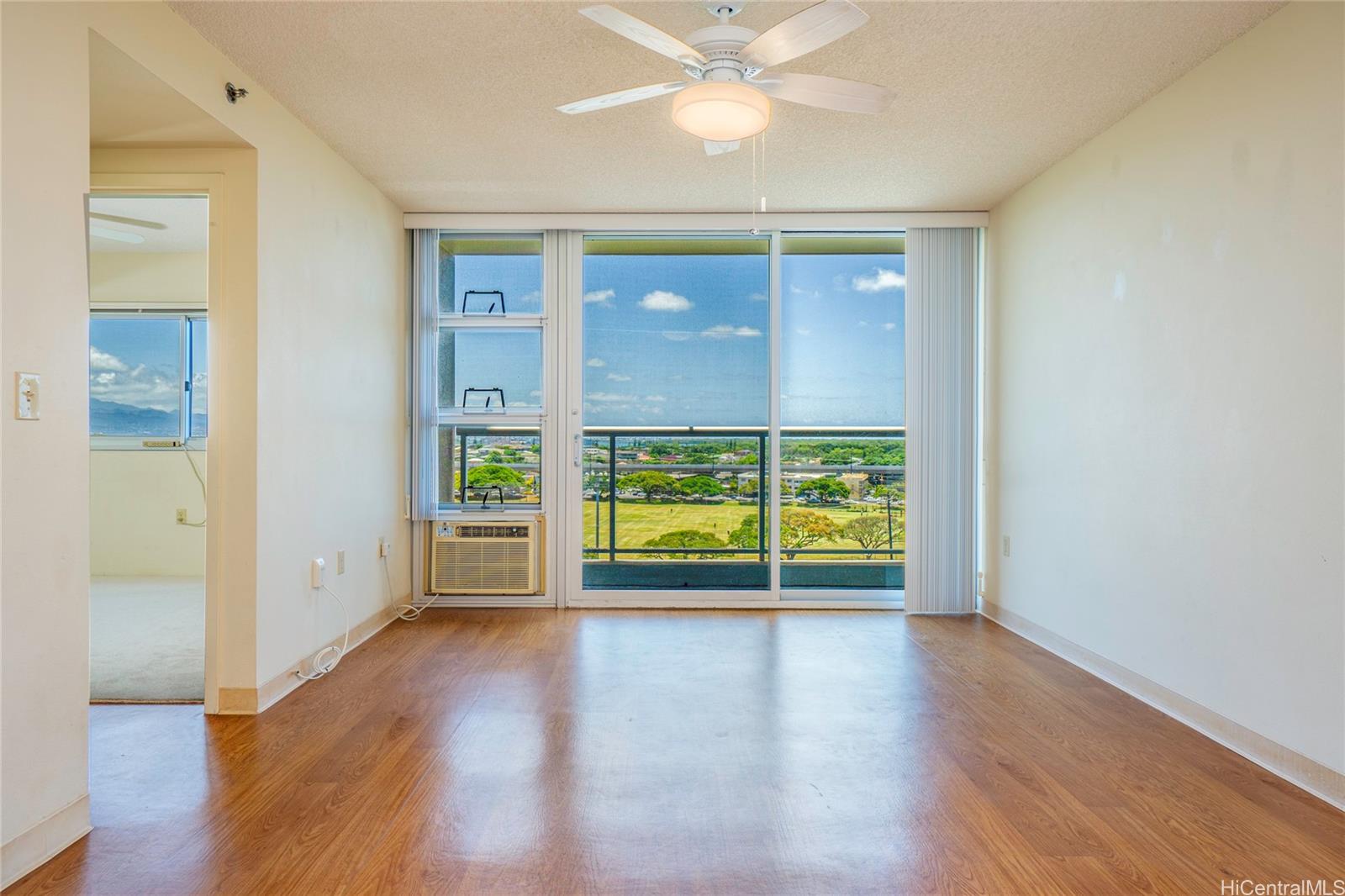 94-979 Kauolu Place #909, Waipahu, HI 96797