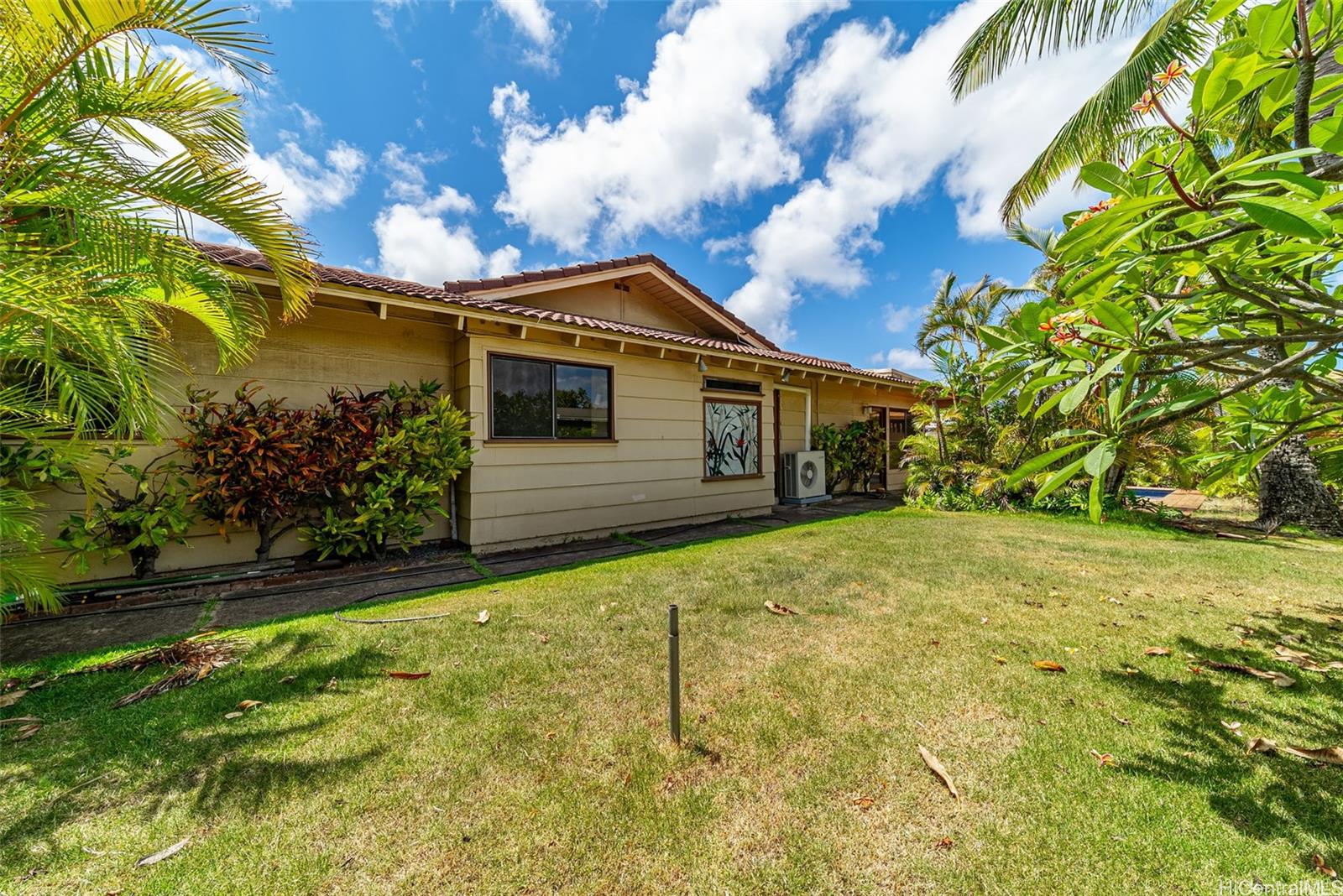 169 Anapalau Street Honolulu, HI 96825