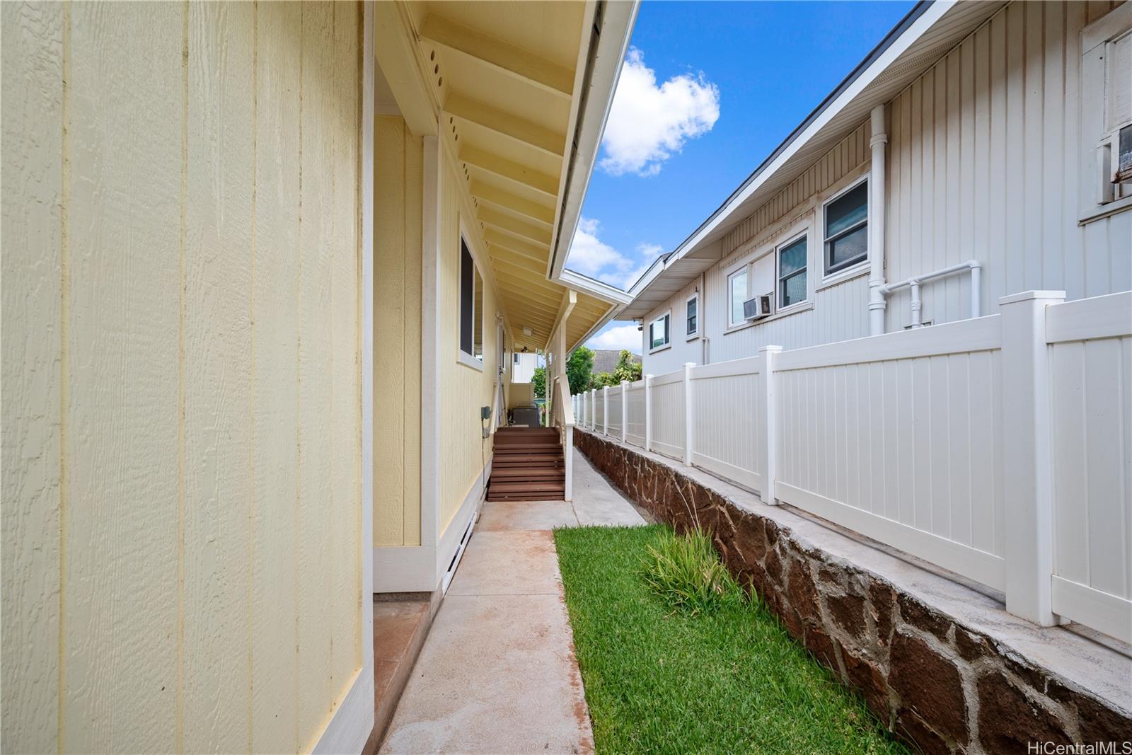 652 9th Avenue Honolulu, HI 96816