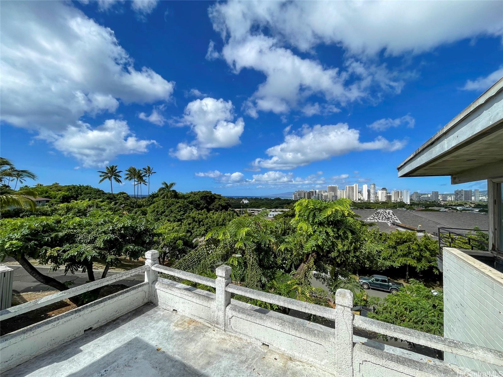 3715 Diamond Head Circle Honolulu, HI 96815