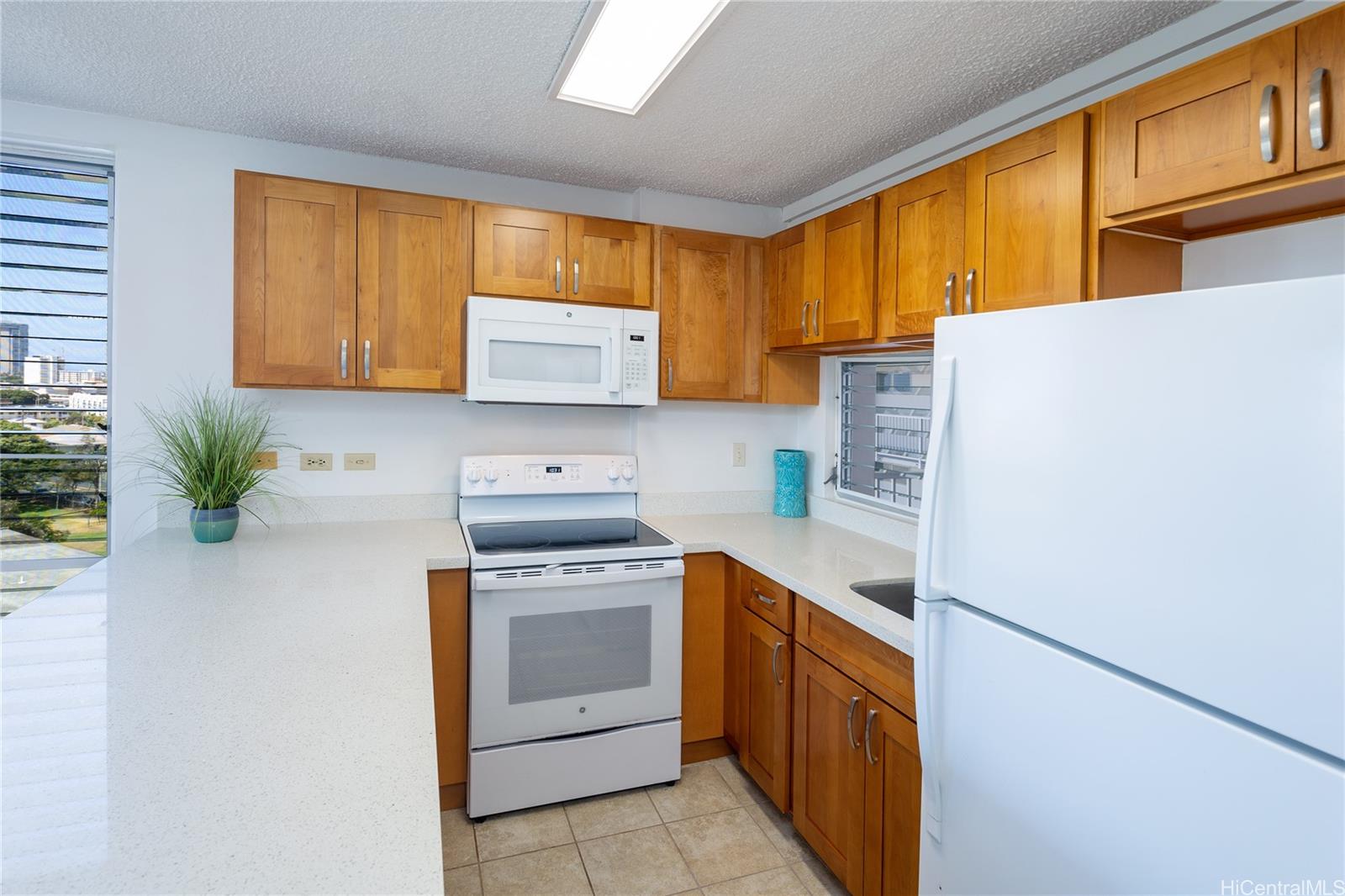 1617 Keeaumoku Street #705, Honolulu, HI 96822