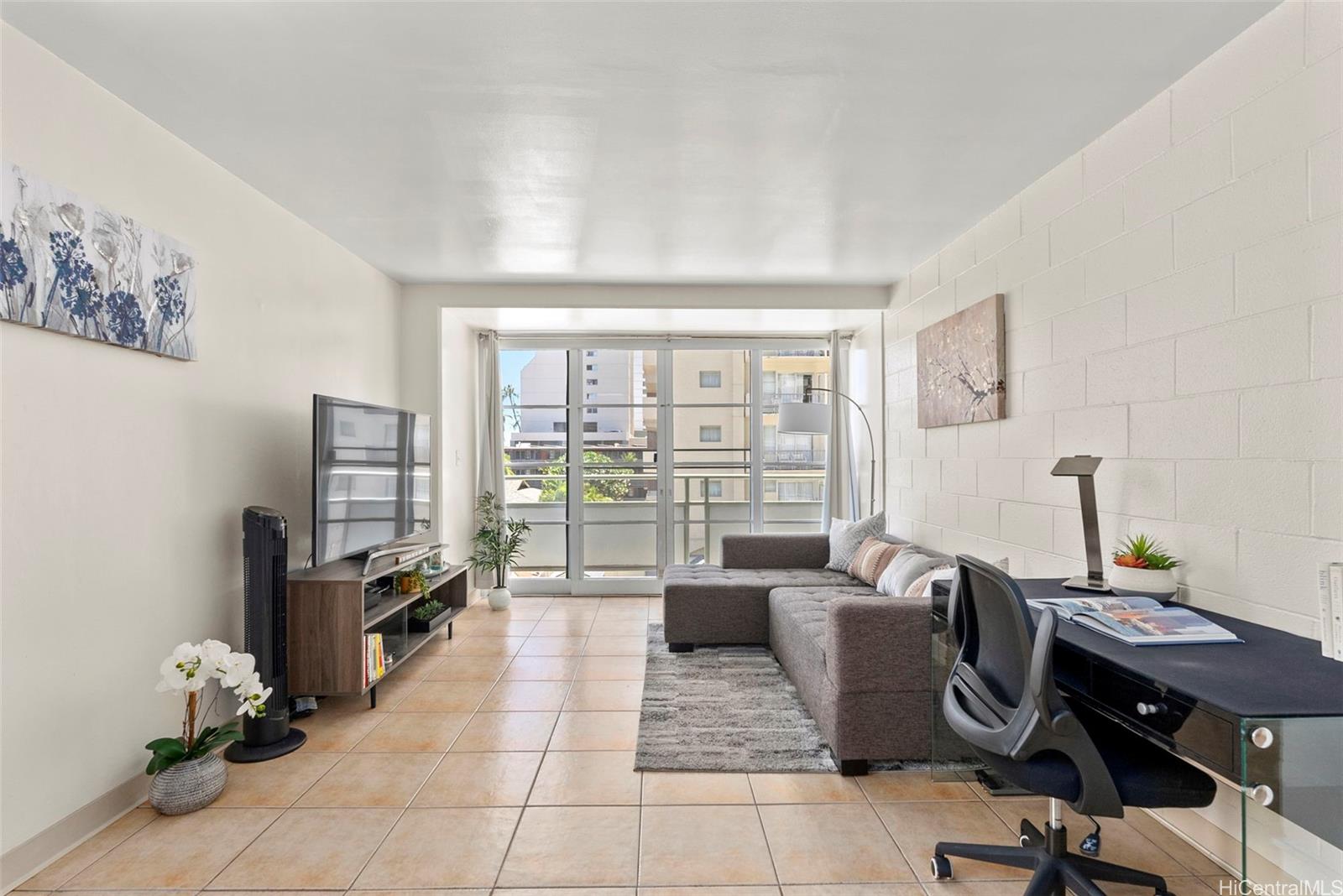 445 Kaiolu Street #311, Honolulu, HI 96815