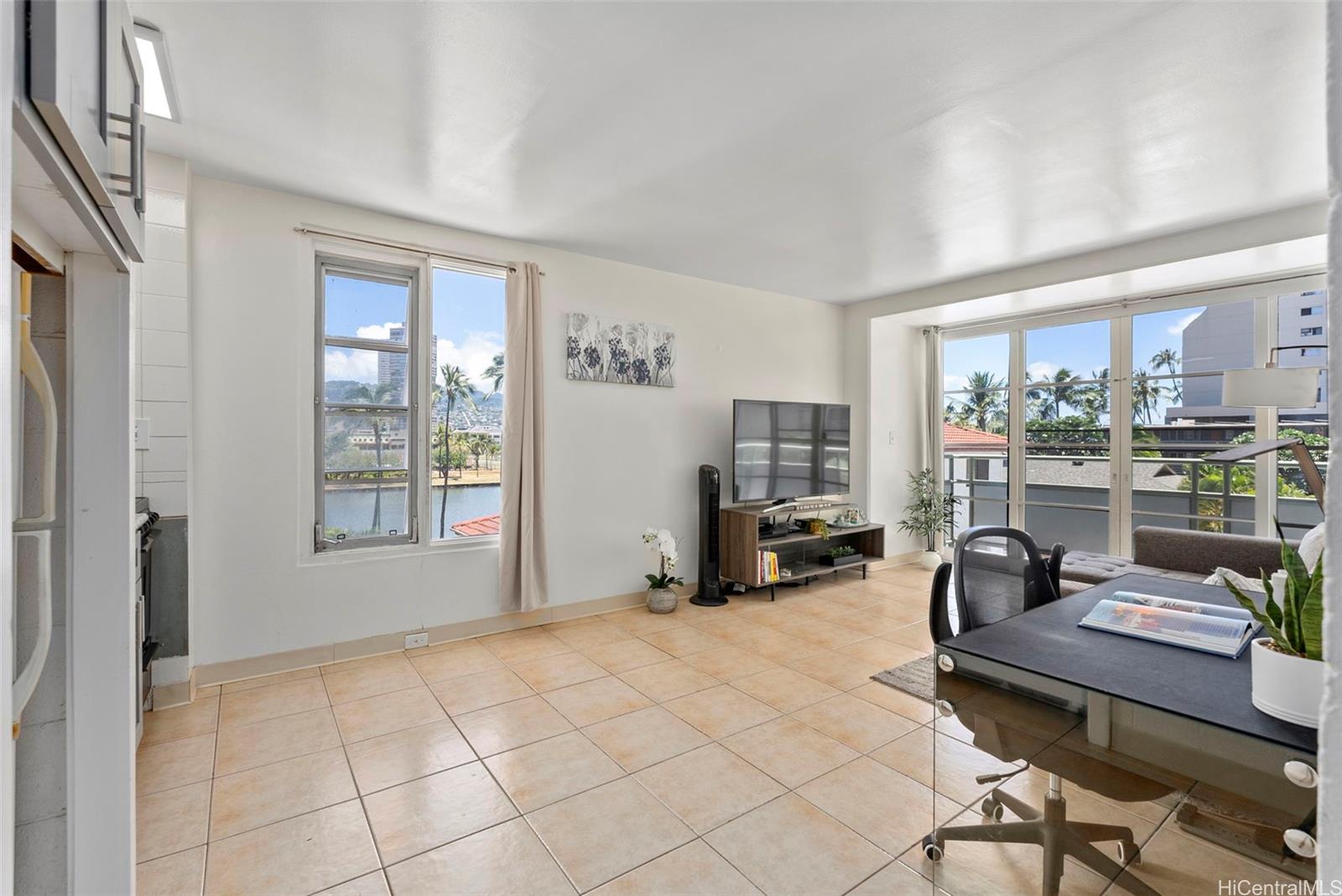 445 Kaiolu Street #311, Honolulu, HI 96815