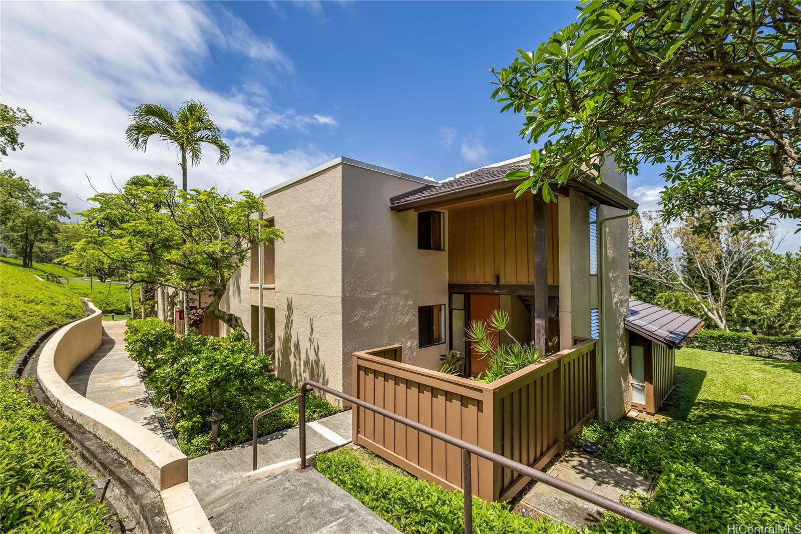 319A Kaelepulu Drive #201, Kailua, HI 96734