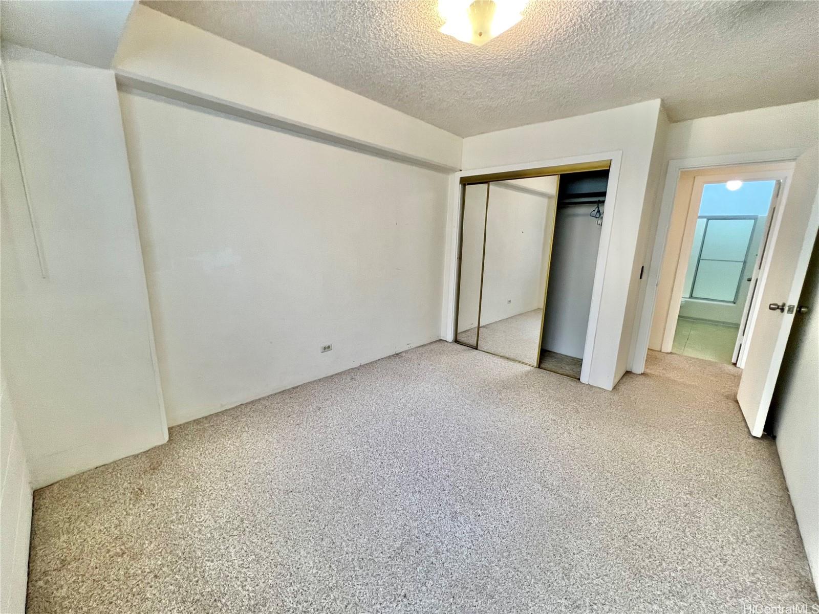 2465 Kuhio Avenue #406, Honolulu, HI 96815