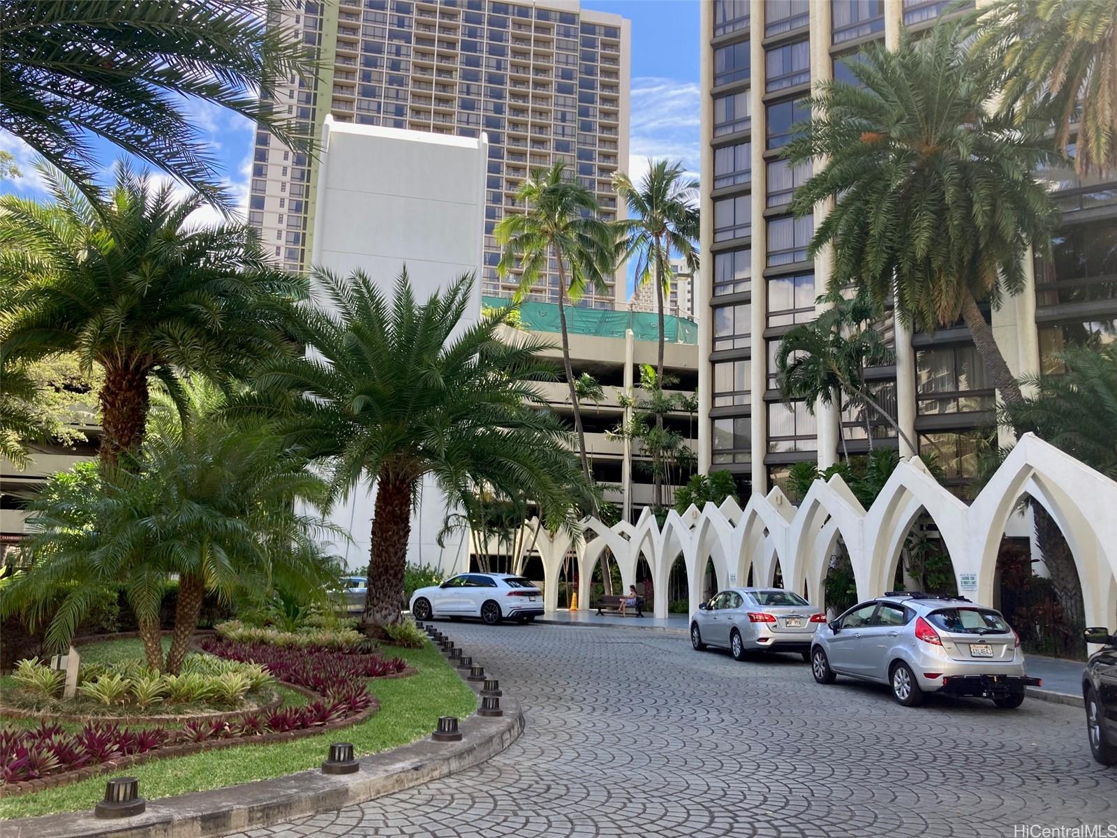 300 Wai Nani Way #806, Honolulu, HI 96815