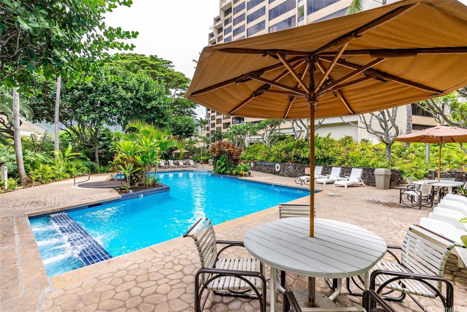 555 Hahaione Street #5C, Honolulu, HI 96825