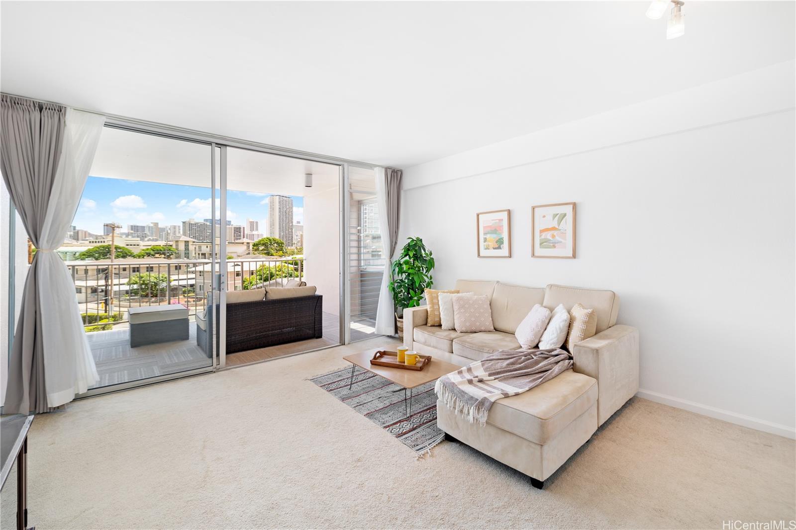 2439 Kapiolani Boulevard #204, Honolulu, HI 96826