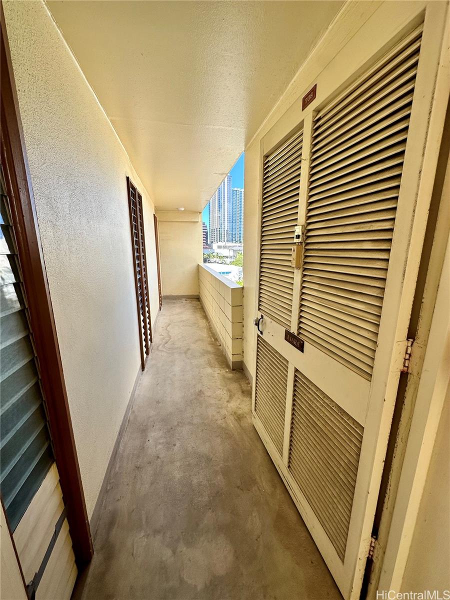 910 Ahana Street #708, Honolulu, HI 96814