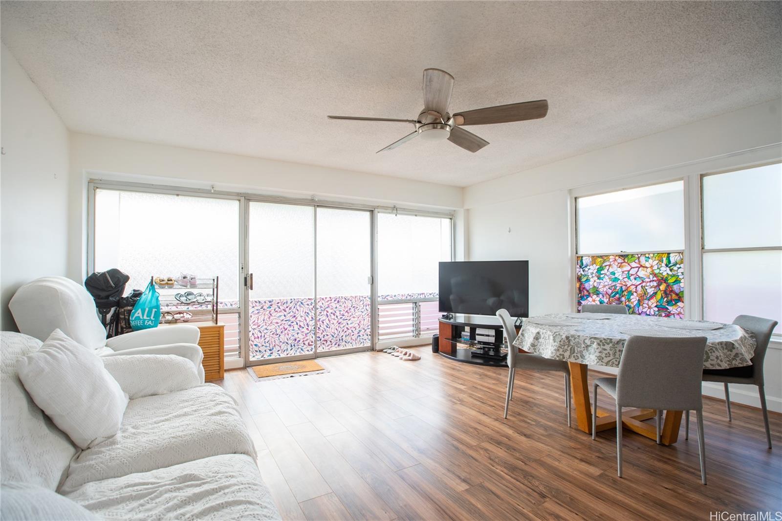 2118 Kuhio Avenue #401, Honolulu, HI 96815