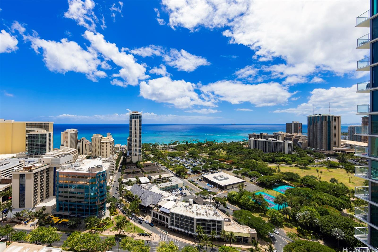 2139 Kuhio Avenue #3201, Honolulu, HI 96815