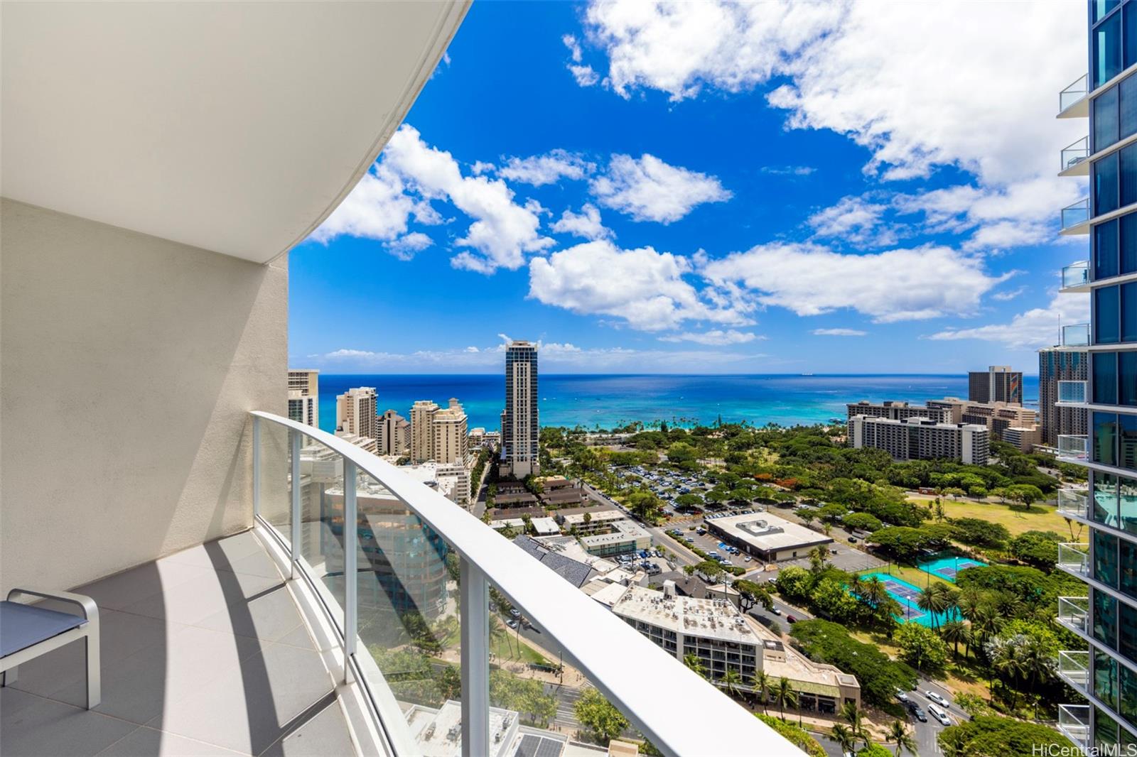 2139 Kuhio Avenue #3201, Honolulu, HI 96815