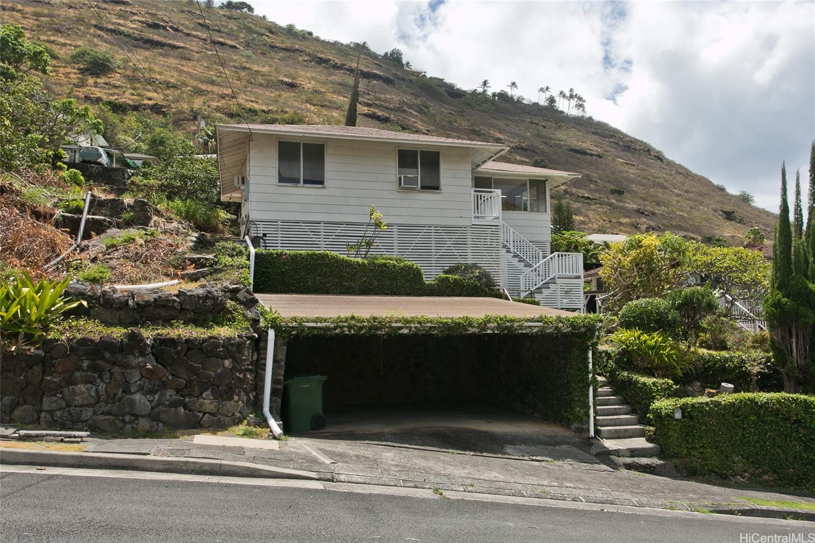 809 Ailuna Street Honolulu, HI 96821