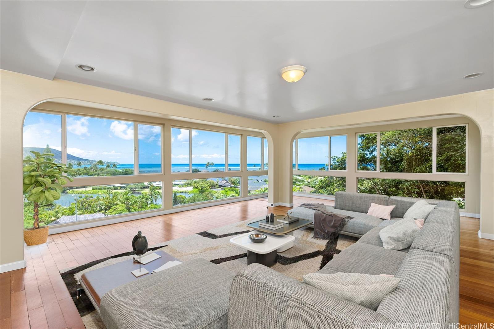 5974 Kalanianaole Highway Honolulu, HI 96821