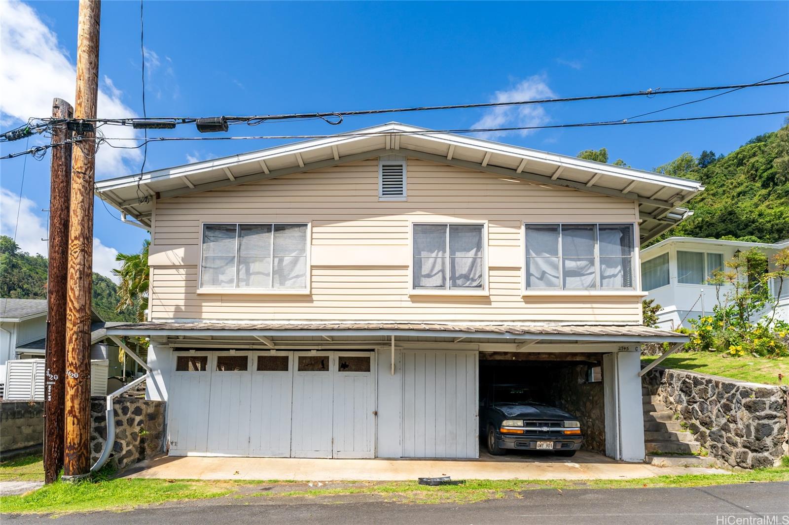 2745 Booth Road #C, Honolulu, HI 96813