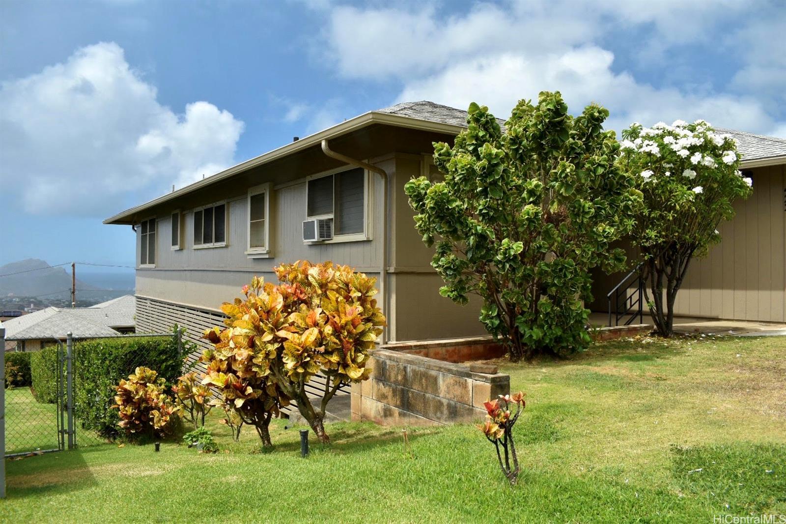 4221 Carnation Place Honolulu, HI 96816