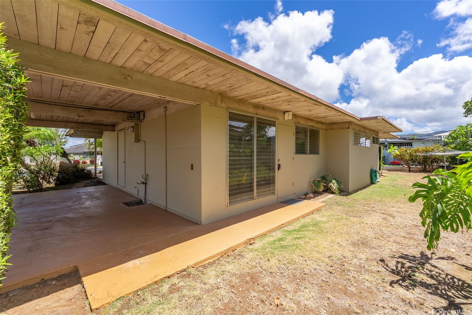 1505 Haloa Drive Honolulu, HI 96818