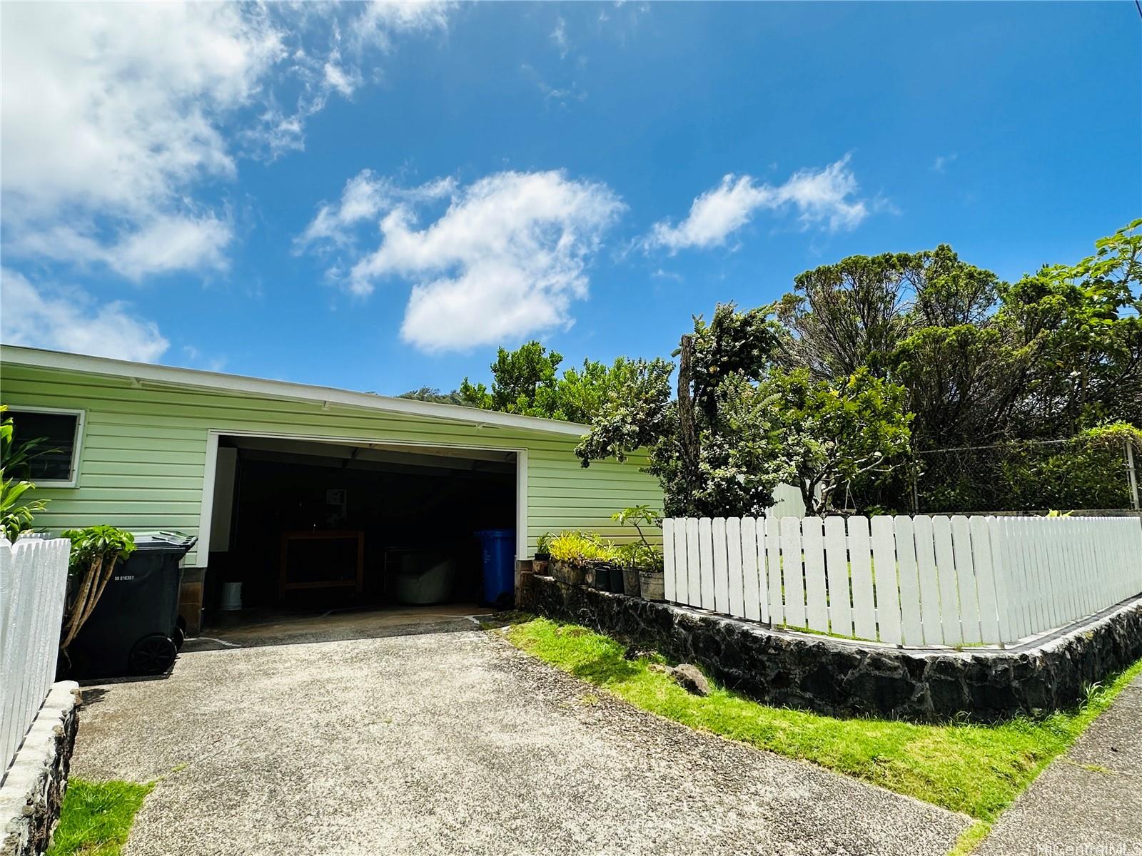 2661 Myrtle Street Honolulu, HI 96816