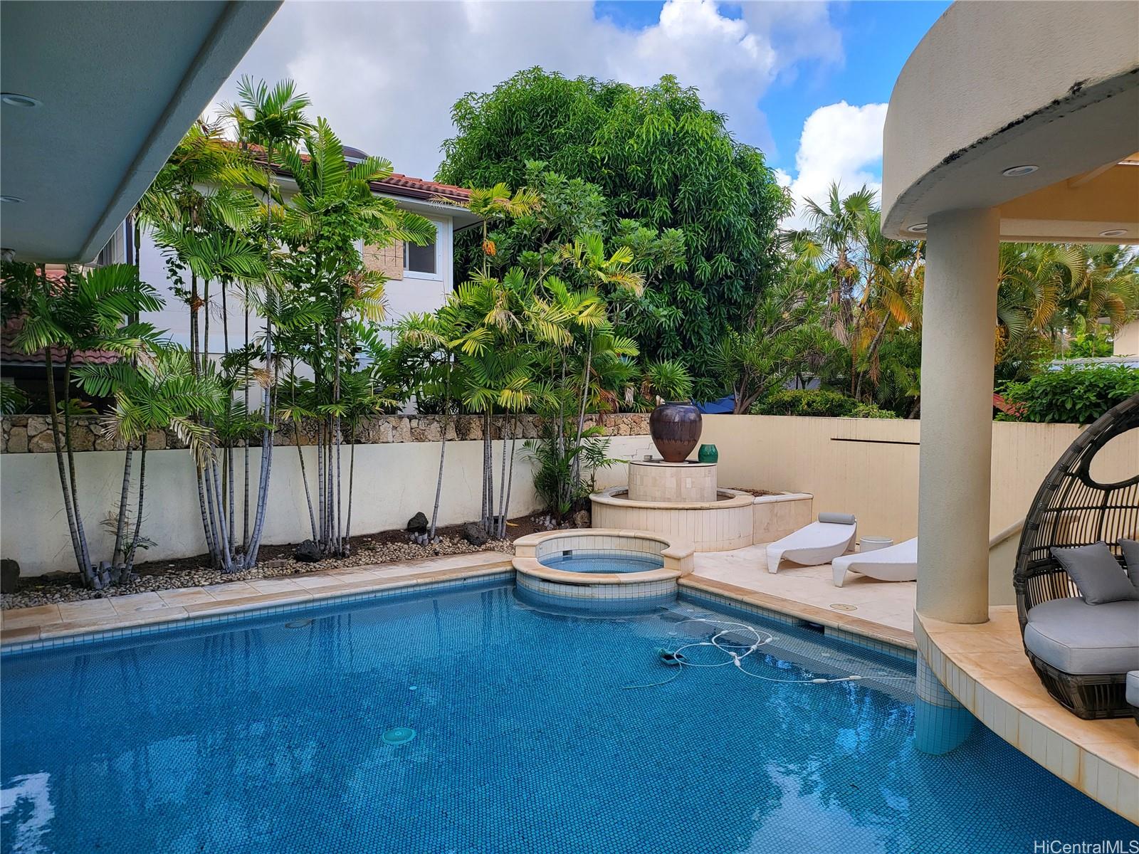 4825 Kahala Avenue Honolulu, HI 96816