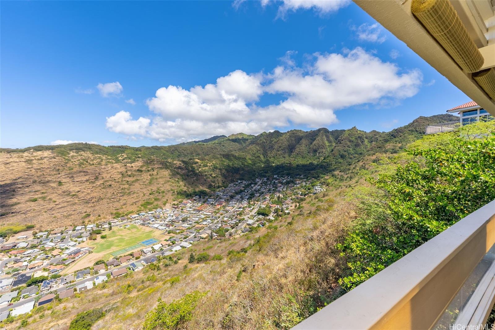 1088 Kaumoku Street Honolulu, HI 96825