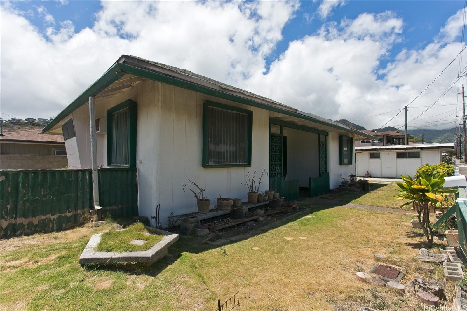 1606 9th Avenue Honolulu, HI 96816