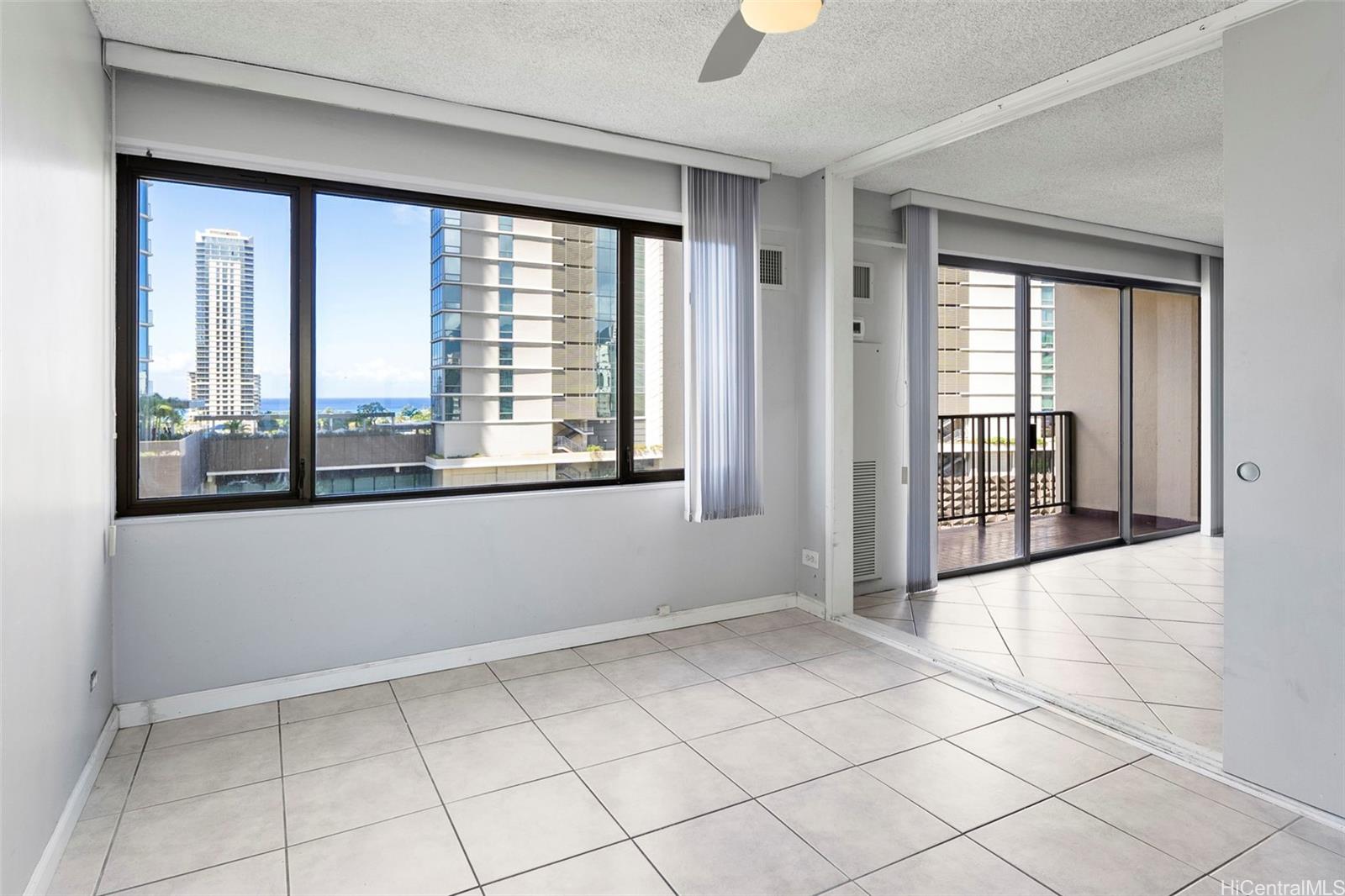 2140 Kuhio Avenue #1006, Honolulu, HI 96815