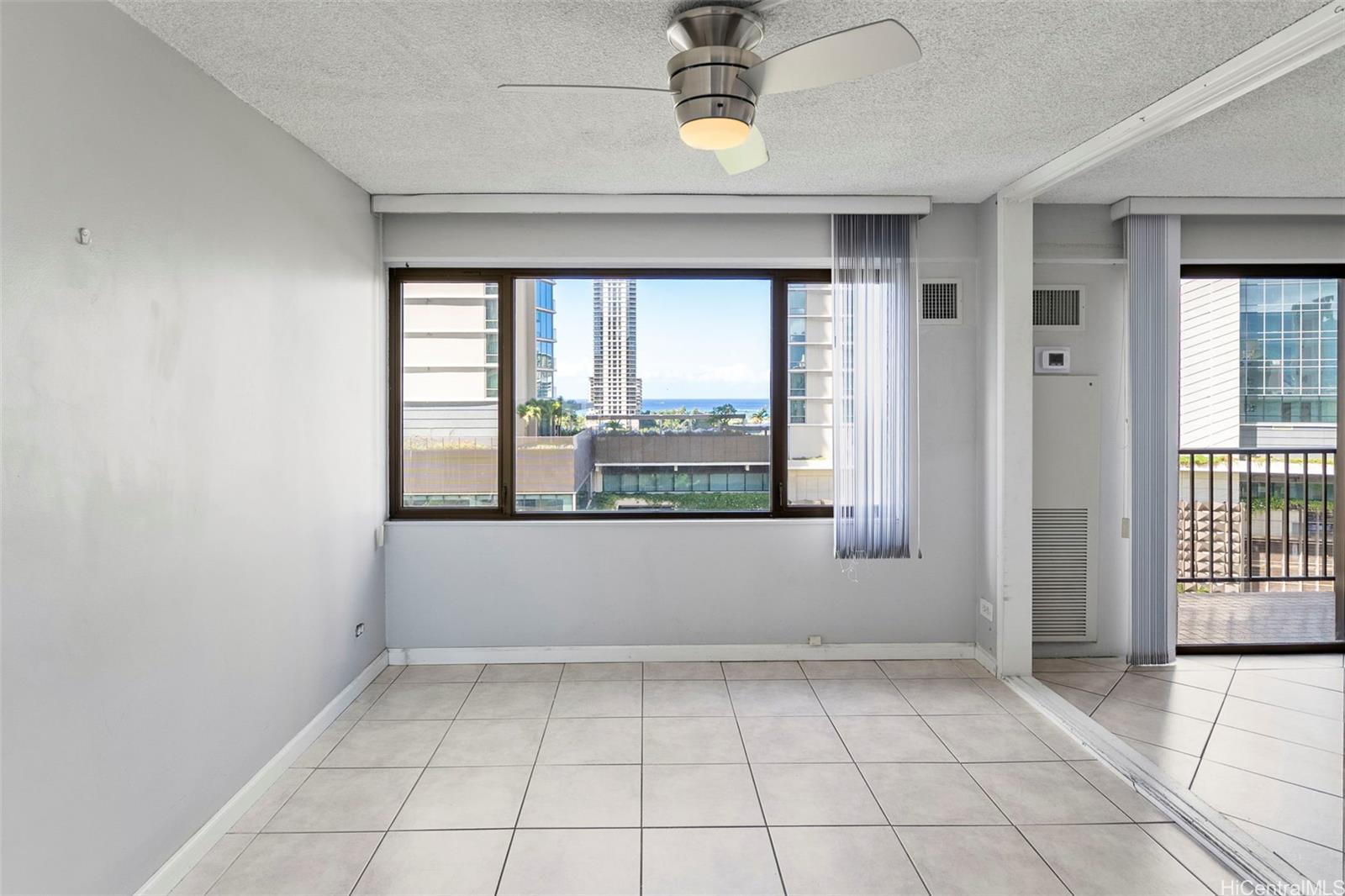 2140 Kuhio Avenue #1006, Honolulu, HI 96815