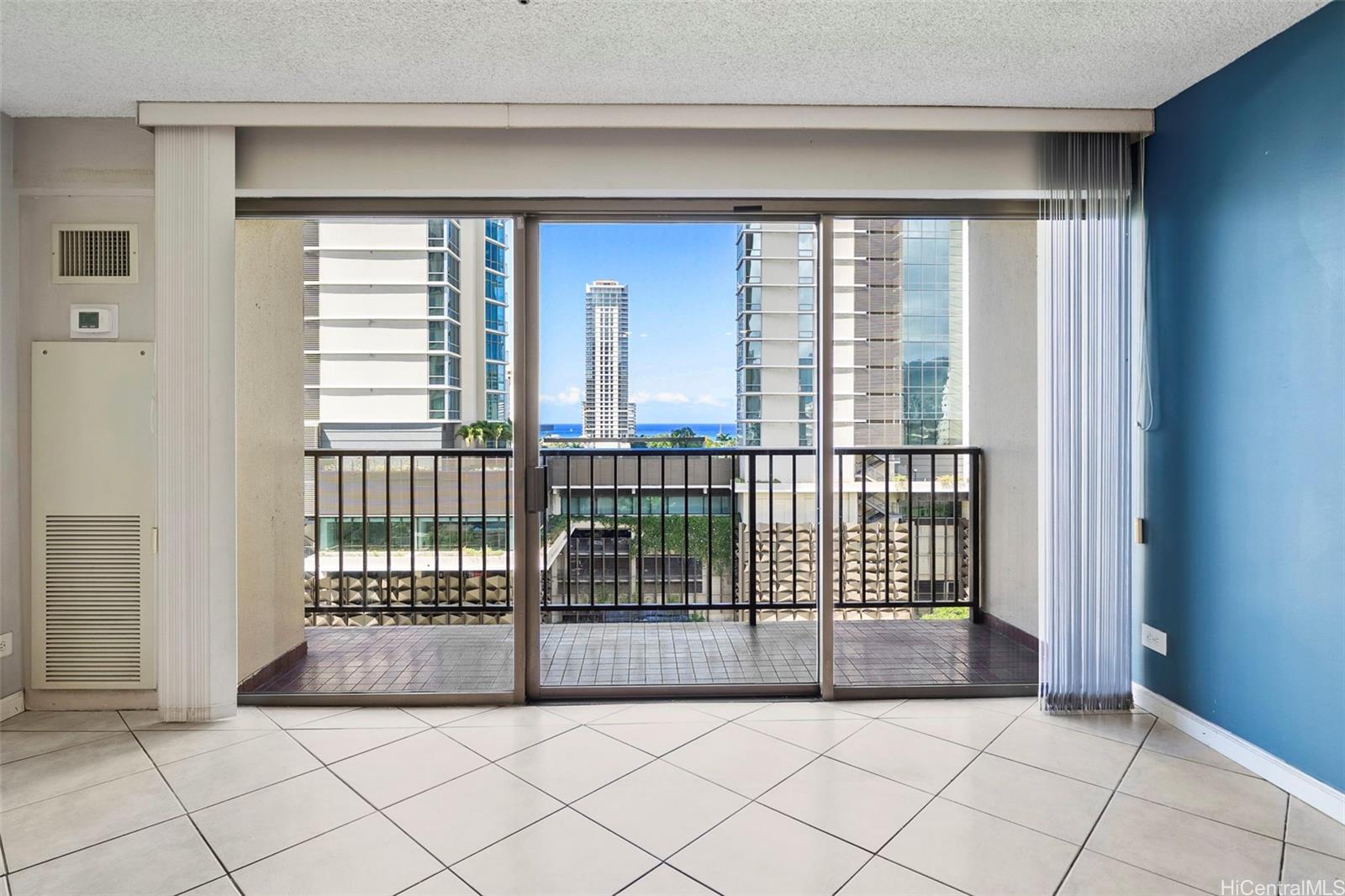 2140 Kuhio Avenue #1006, Honolulu, HI 96815