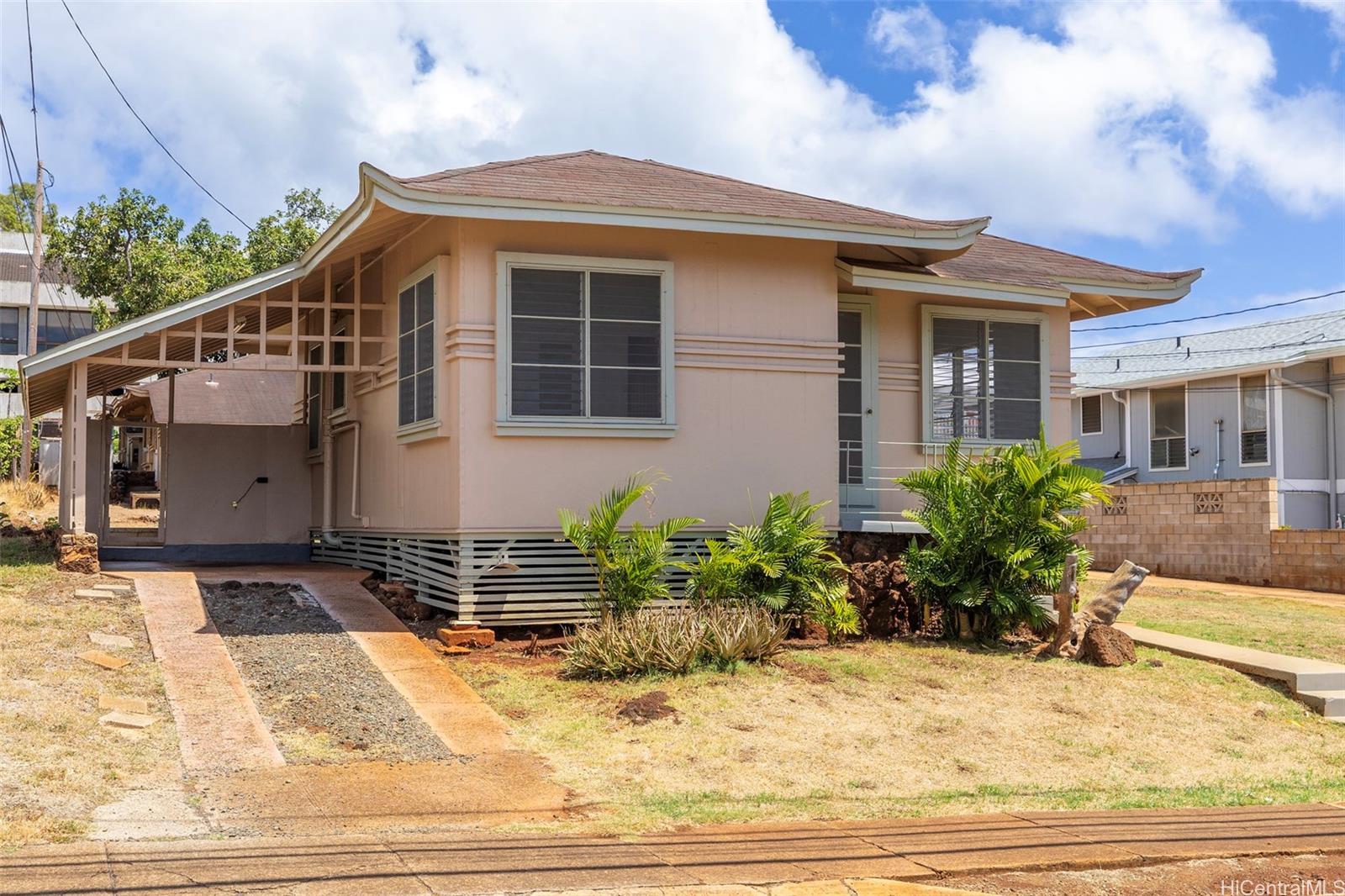 635 12th Avenue #A, Honolulu, HI 96816