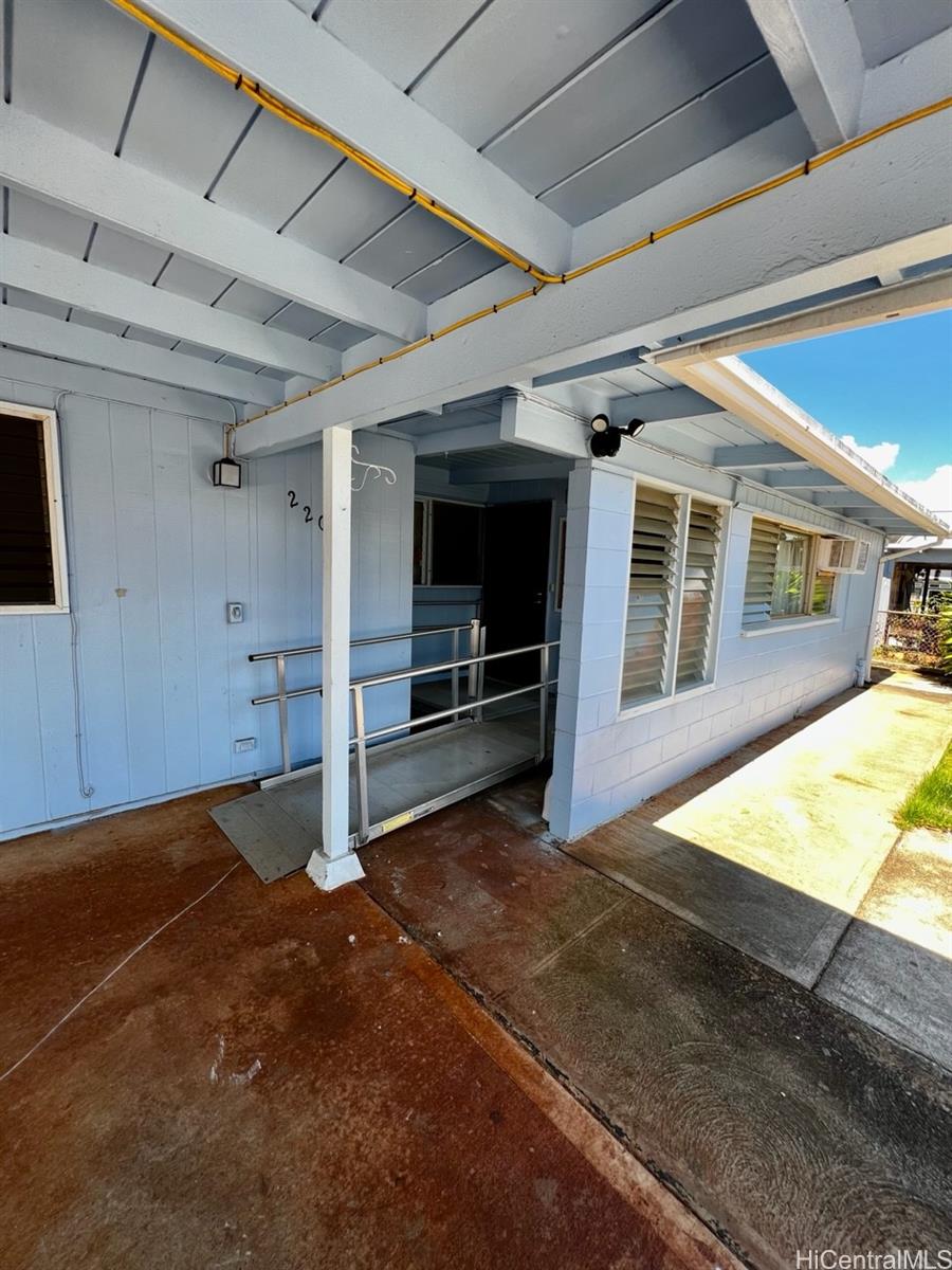 2205 Apoepoe Street Pearl City, HI 96782