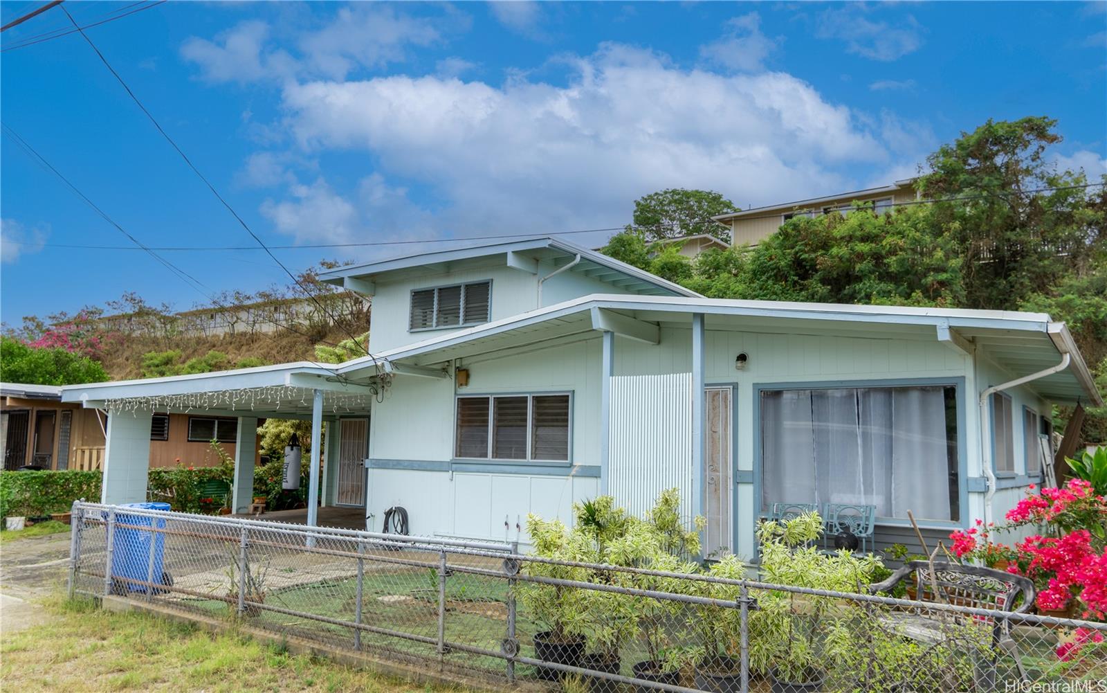 94-453 Apowale Street Waipahu, HI 96797