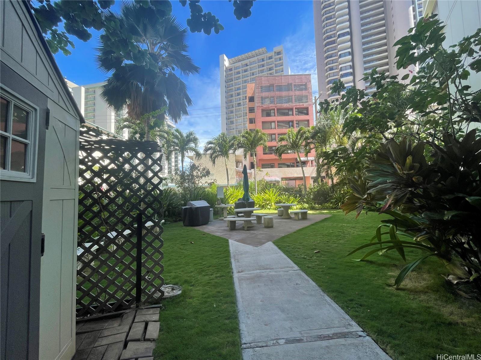 425 Ena Road #B/PH8, Honolulu, HI 96815