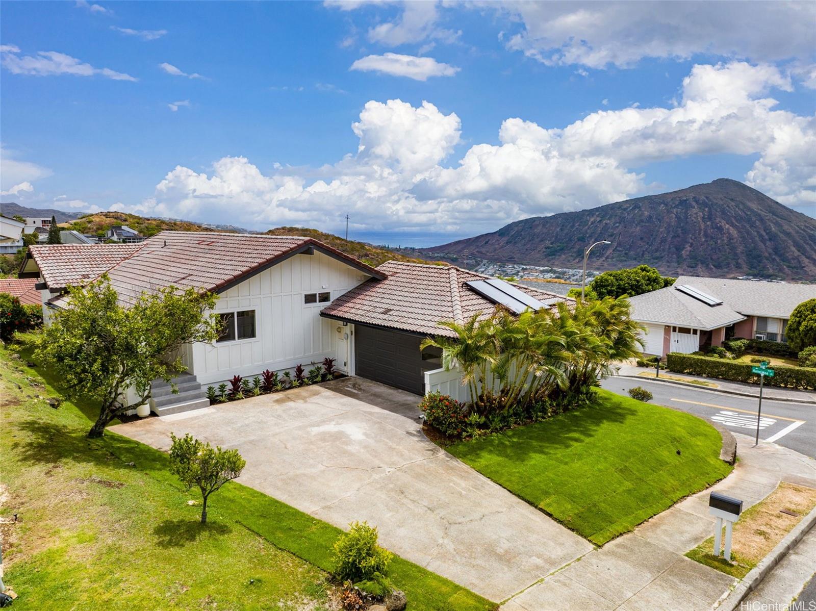 1051 Kaluanui Road Honolulu, HI 96825