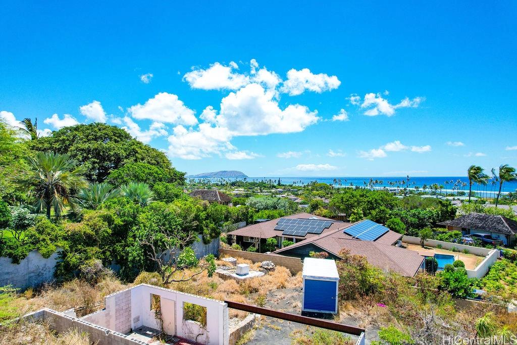 647 Hakaka Place Honolulu, HI 96816