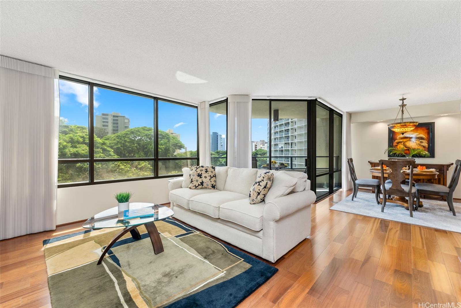 1525 Wilder Avenue #505, Honolulu, HI 96822