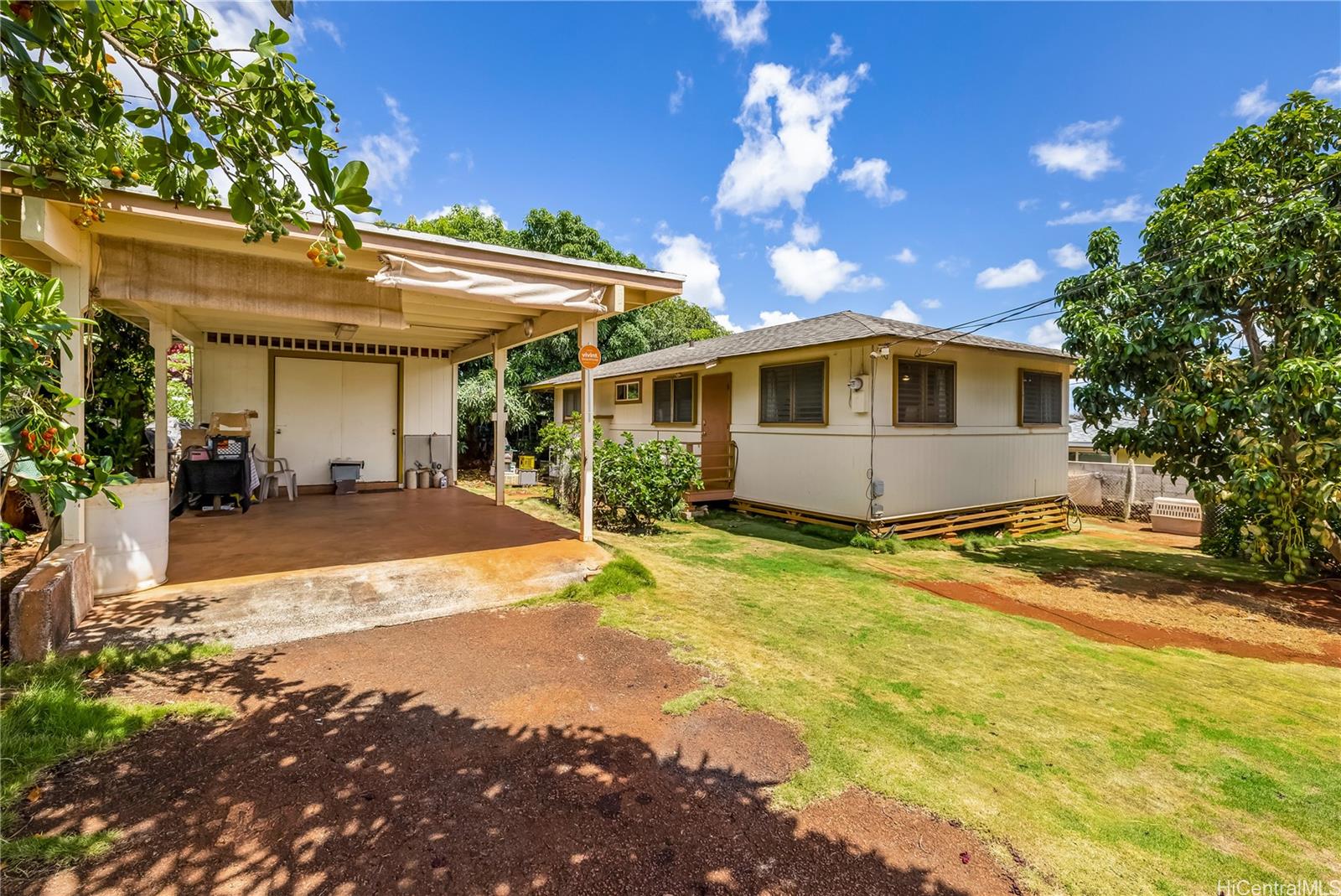 94-1219 Henokea Street Waipahu, HI 96797