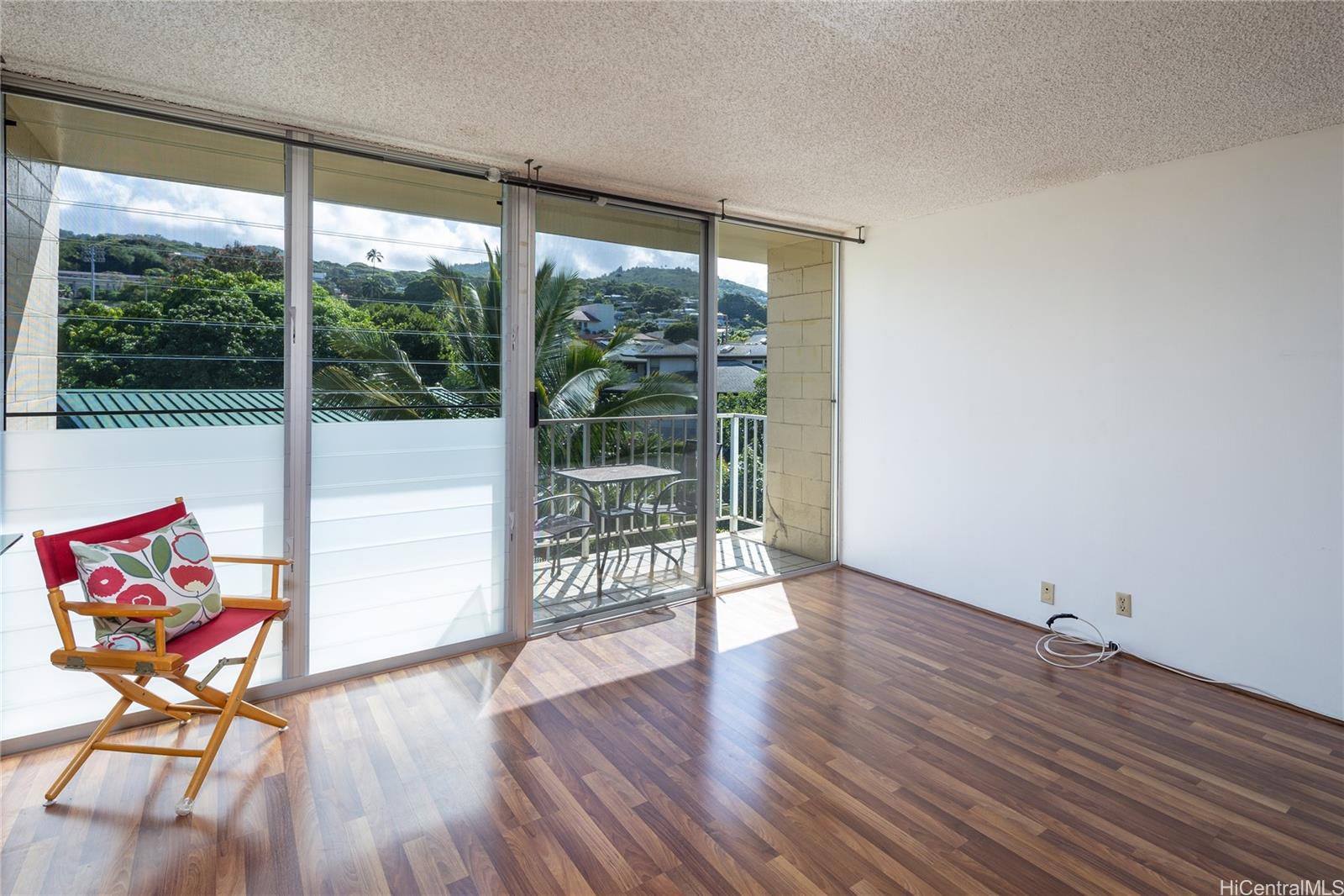 1687 Pensacola Street #502, Honolulu, HI 96822