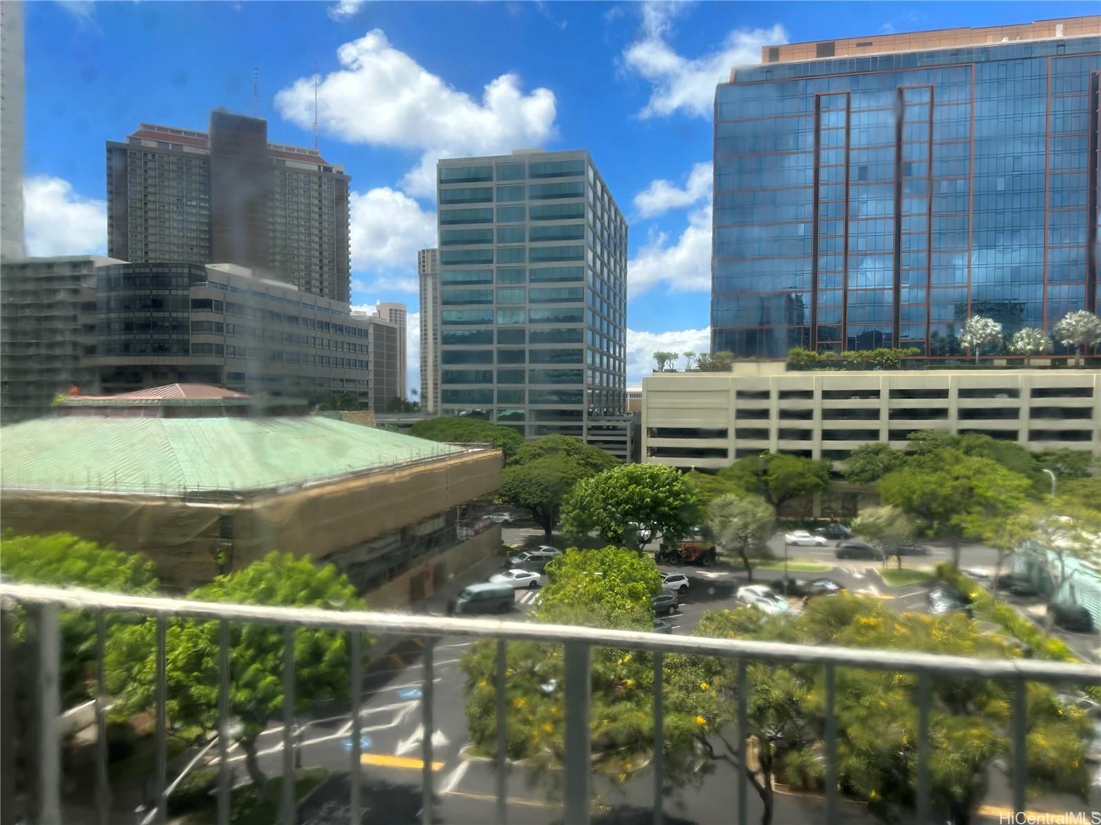 731 Amana Street #703, Honolulu, HI 96814