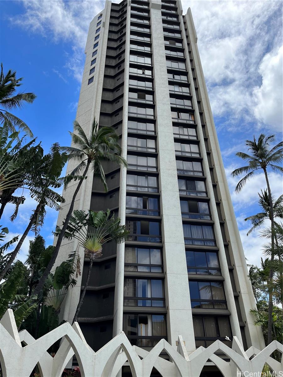 300 Wai Nani Way #2414, Honolulu, HI 96815