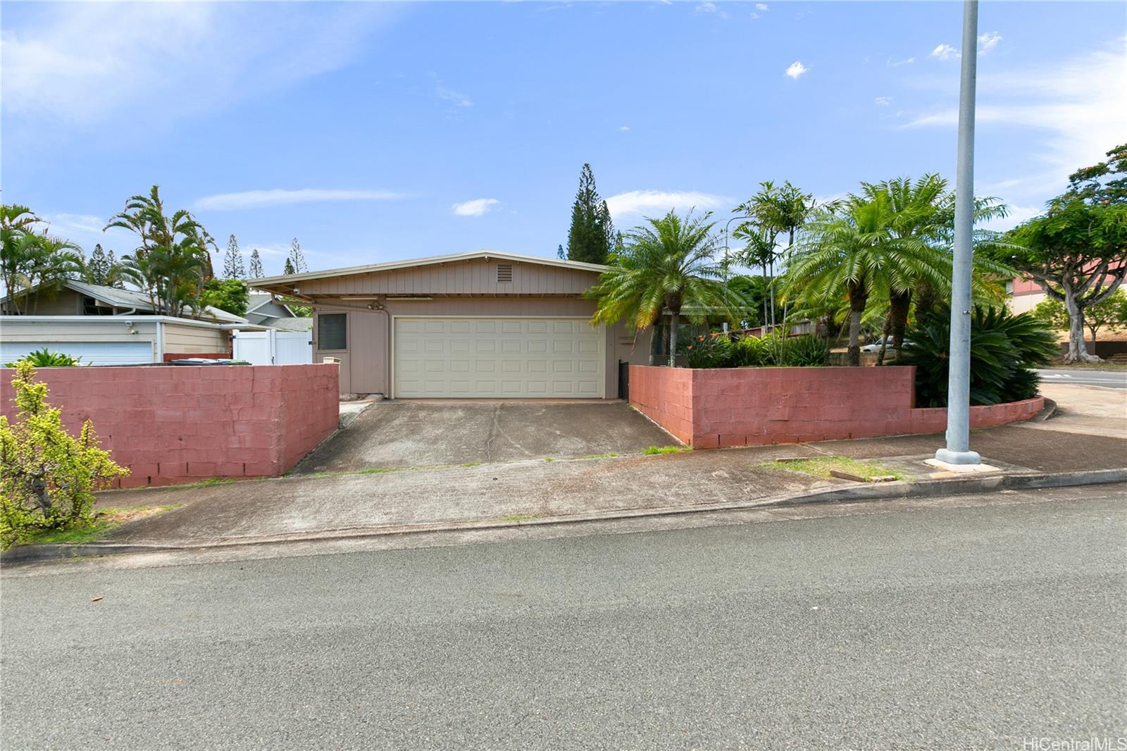 94-121 Kiaha Loop Mililani, HI 96789